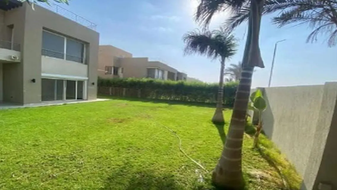 Standalone Villa with special price in The Crown