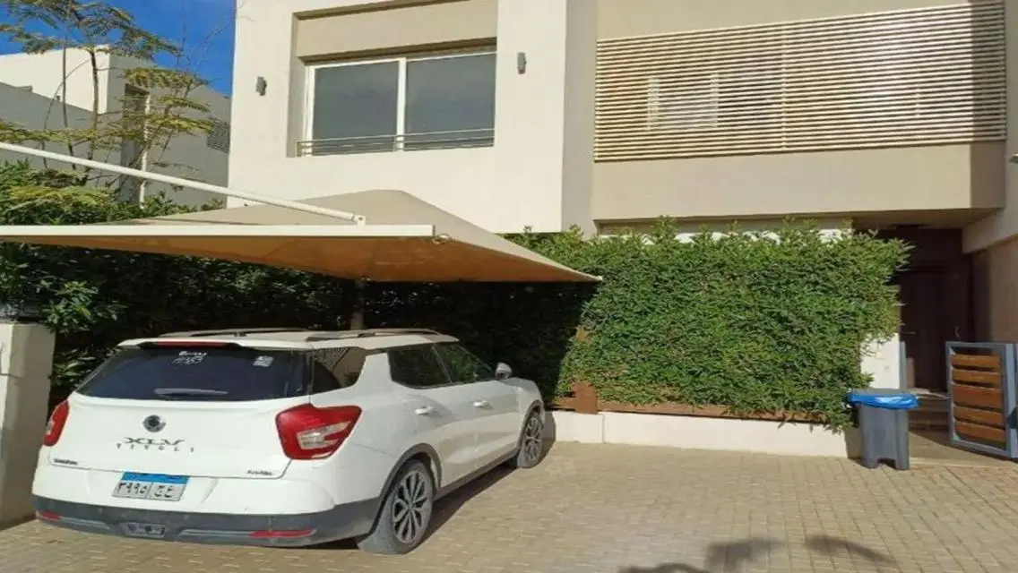 Standalone Villa with special price in The Crown