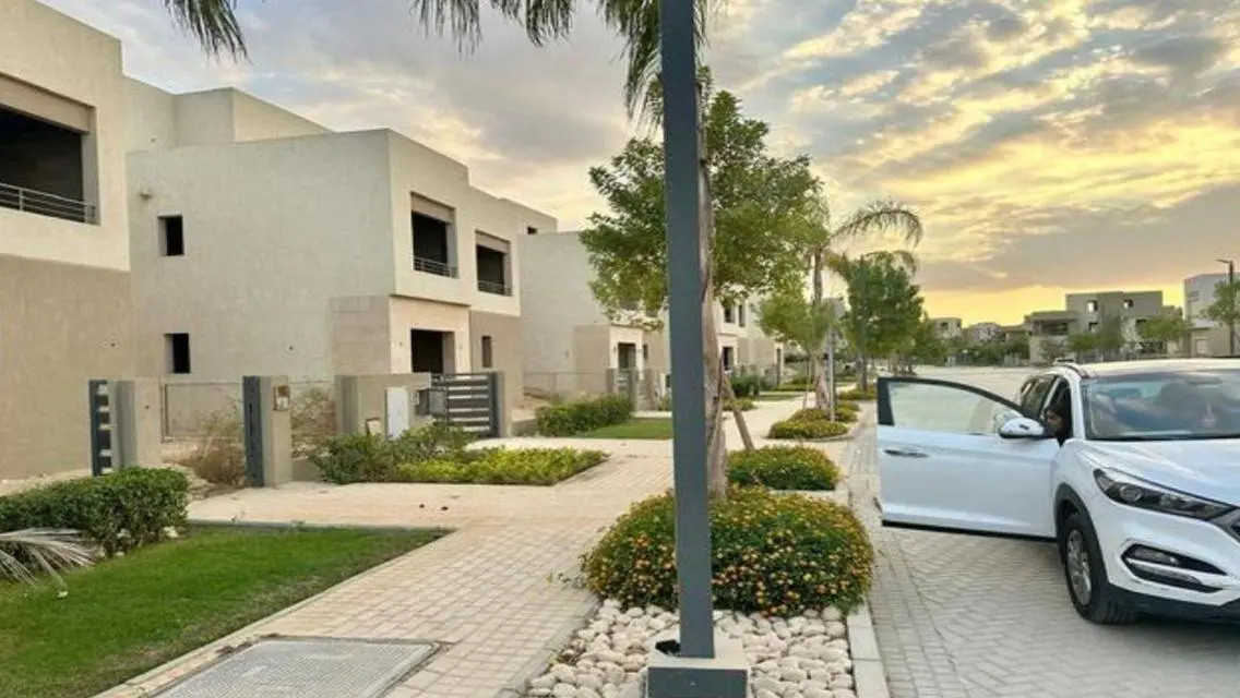 Standalone Villa with special price in The Crown