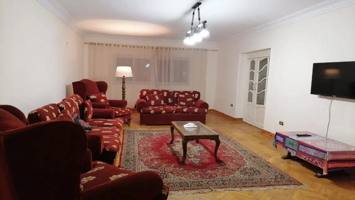 شقة مفروشة للإيجار في المعادي الجديدة فيو جاردن   