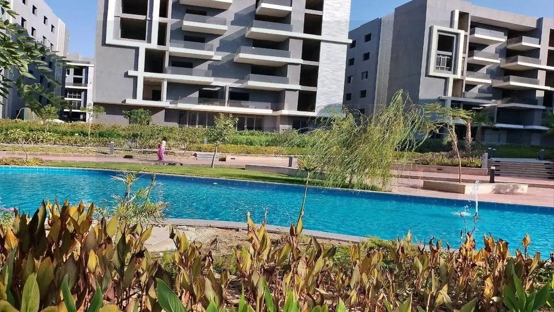 استلم فوري بفيو اهرامات بنتهاوس بارقى موقع بأكتوبر