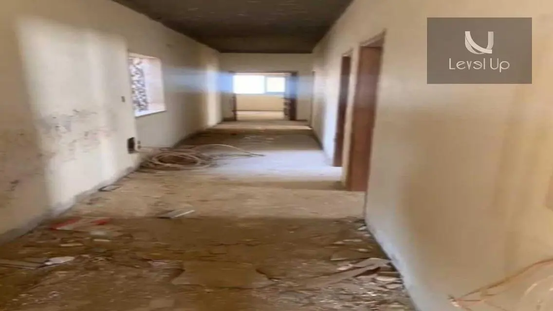 شقة فاخرة بمساحة واسعة للبيع مع إطلالة رائعة