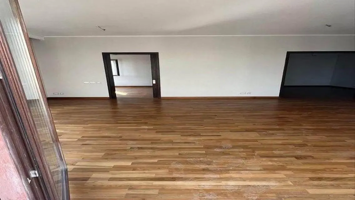 Ready to move Finished Apartment in Beverly Hills