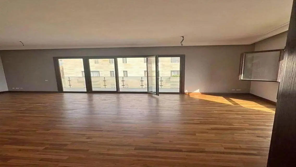 Ready to move Finished Apartment in Beverly Hills