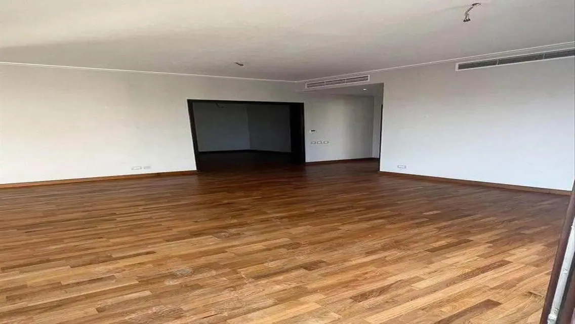 Ready to move Finished Apartment in Beverly Hills
