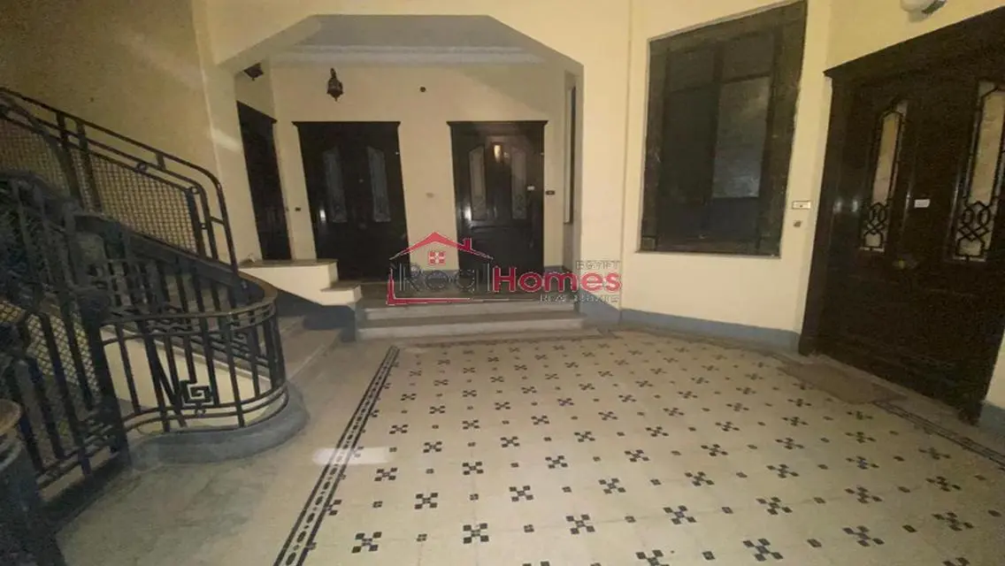 stylish high ceiling apartment for rent