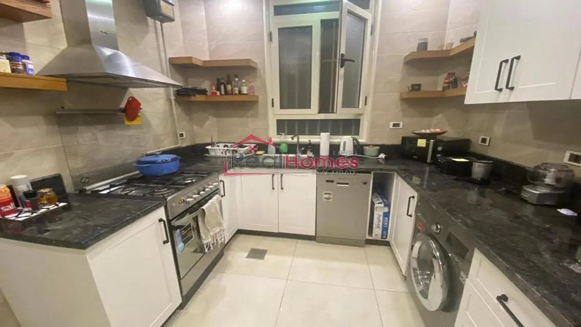 stylish high ceiling apartment for rent