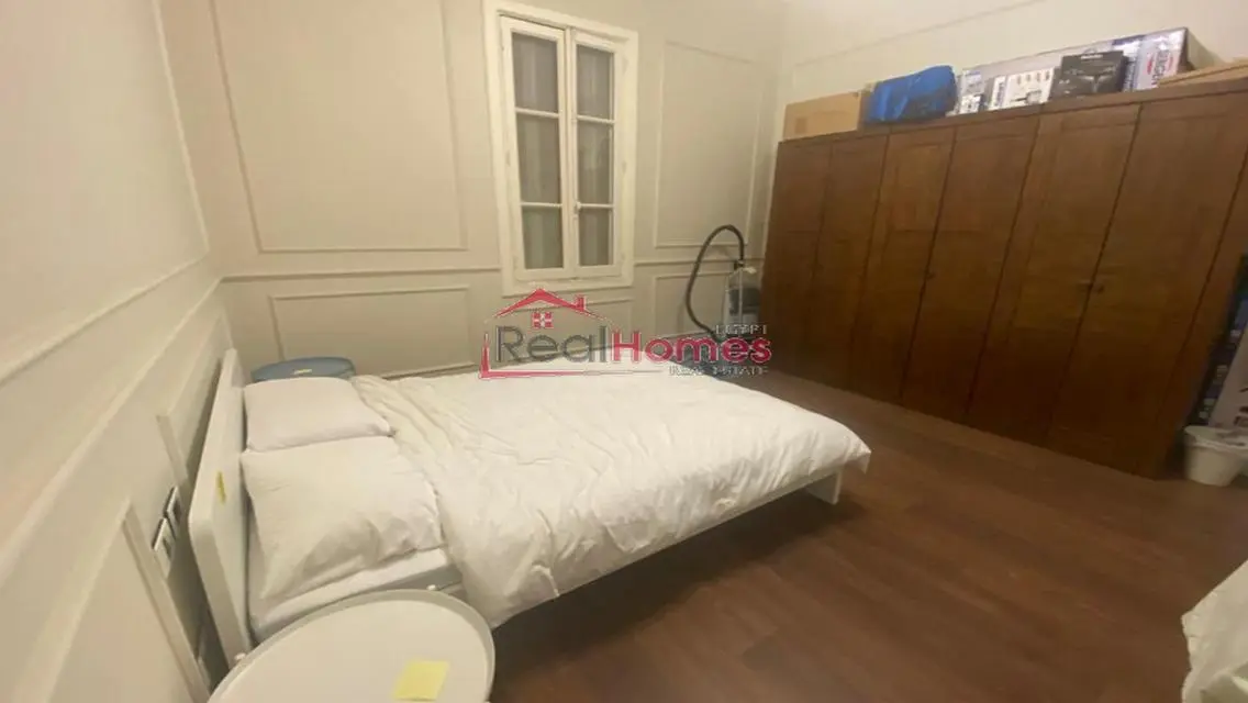 stylish high ceiling apartment for rent