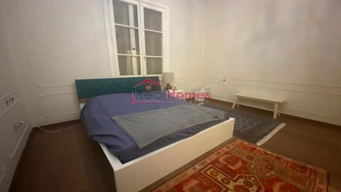 stylish high ceiling apartment for rent