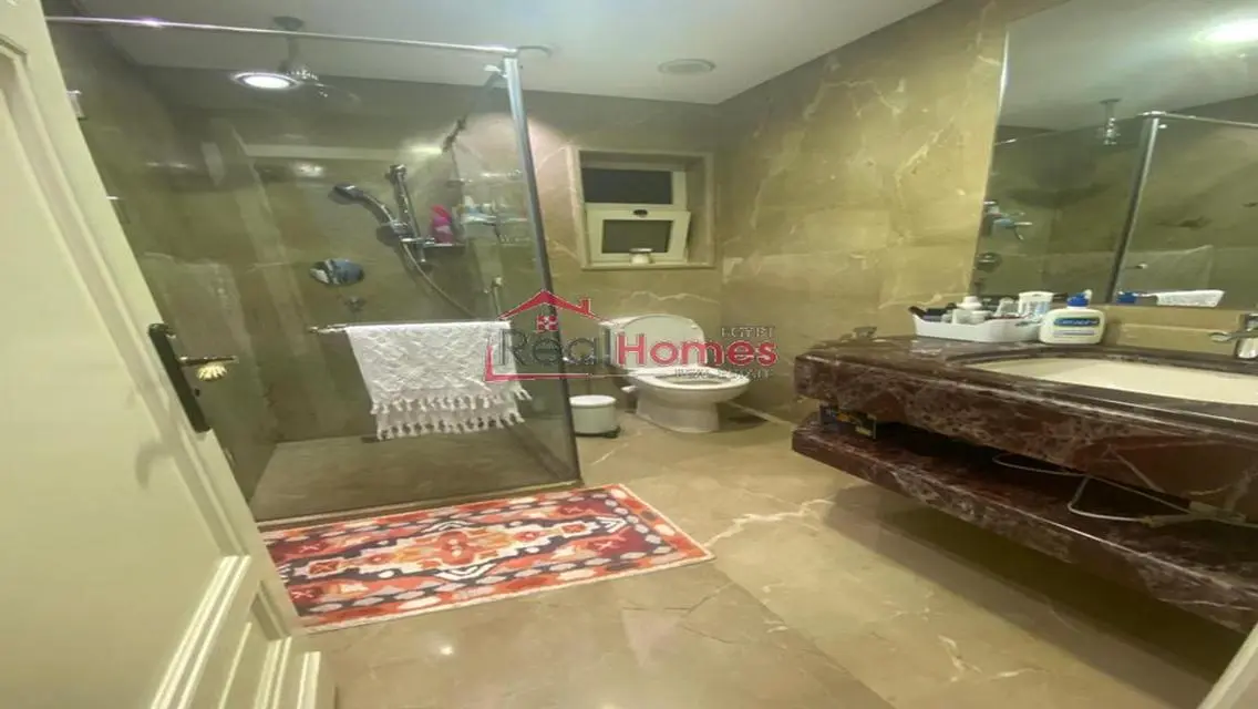 stylish high ceiling apartment for rent
