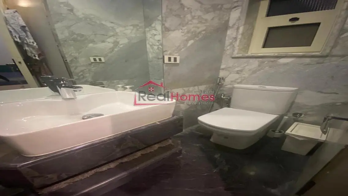 stylish high ceiling apartment for rent