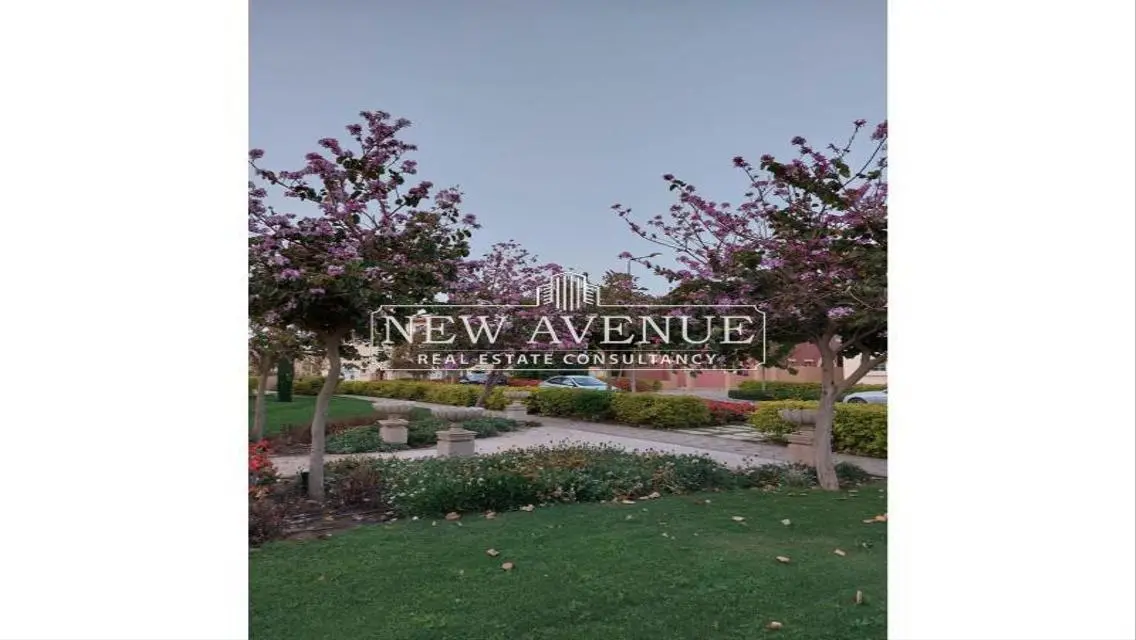 Standalone for sale prime location ,installment in hydepark