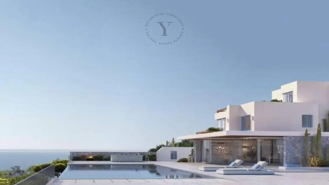 Luxury 180 sqm Apartment with Private Pool and Garden