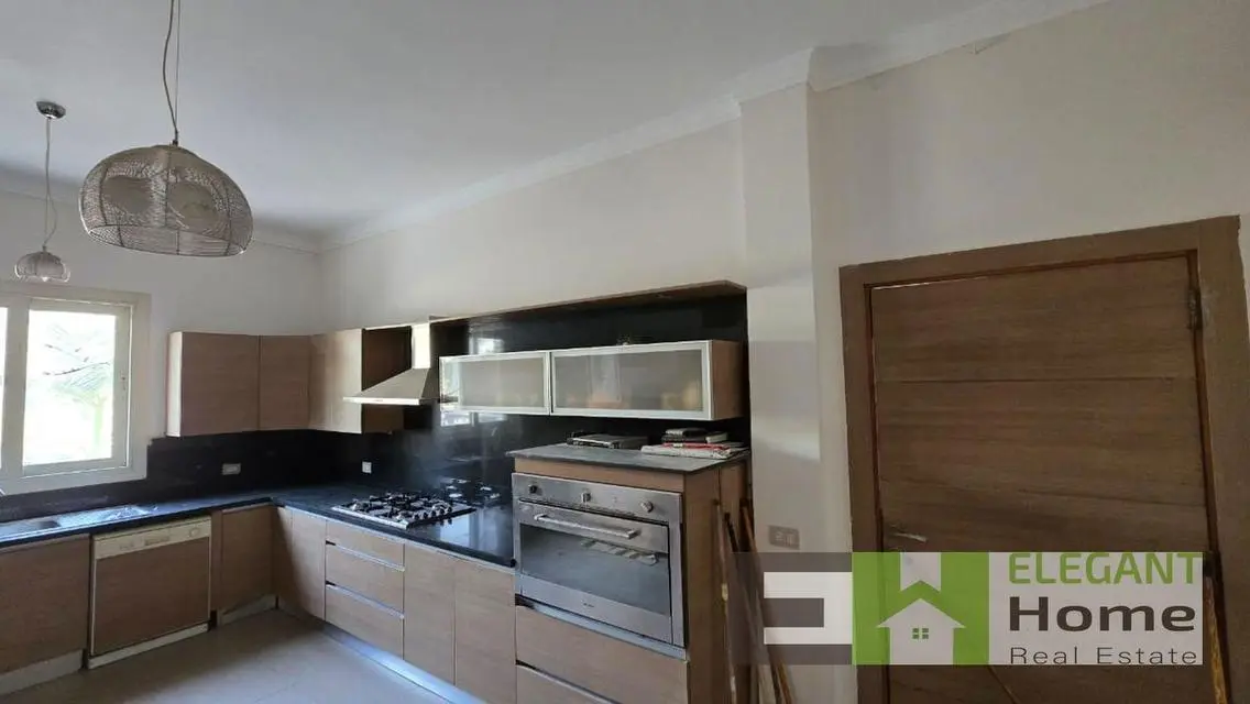Semi furnished villa with pool rent at Swan Lake