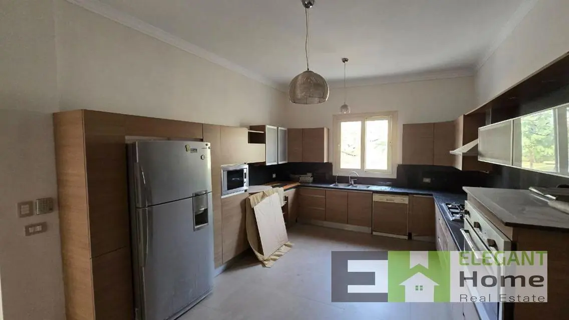 Semi furnished villa with pool rent at Swan Lake