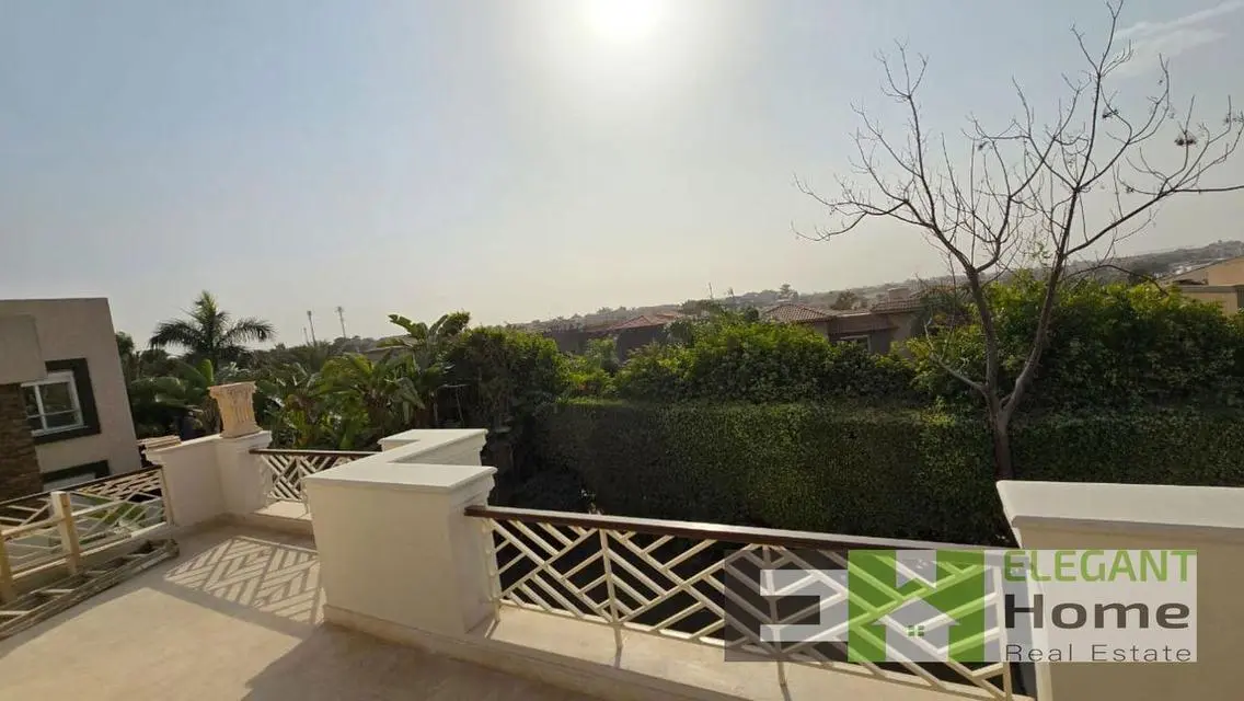Semi furnished villa with pool rent at Swan Lake