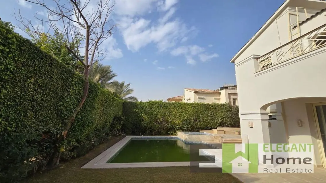 Semi furnished villa with pool rent at Swan Lake
