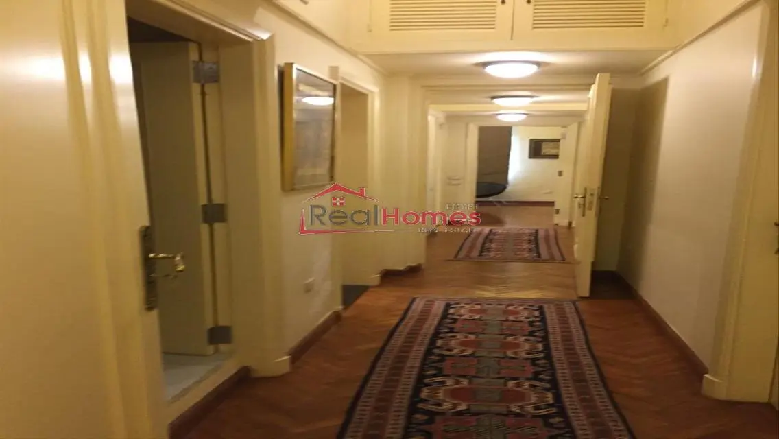 Elegant high ceiling renovated apartment  for rent