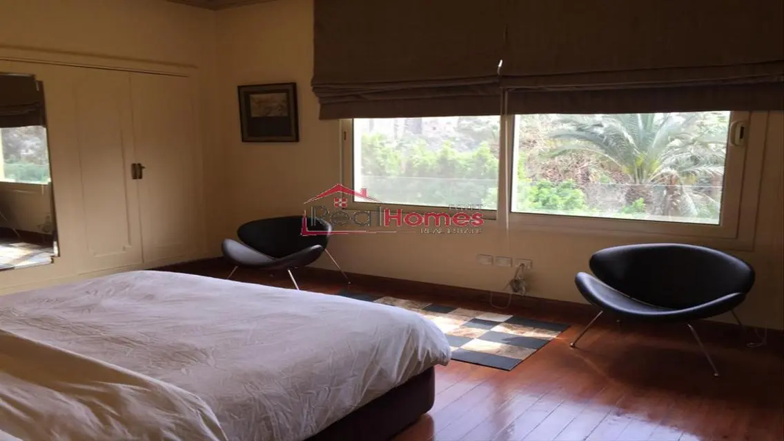 Elegant high ceiling renovated apartment  for rent