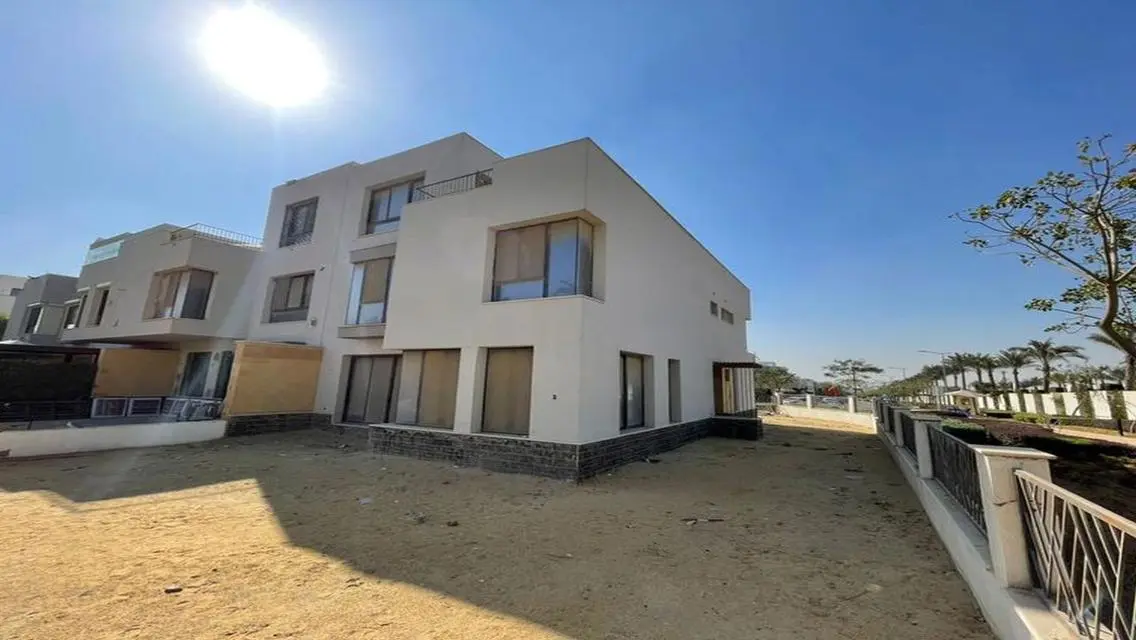 Villa with private pool for rent at Villette