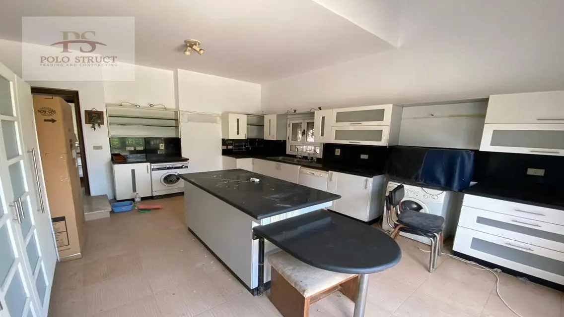 Luxury Villa 800 sqm with Private Pool and Garden in Prime Location