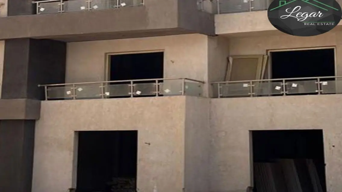 للبيع ارضي بجاردن في عمارات جامعه القاهره 90 م سعر