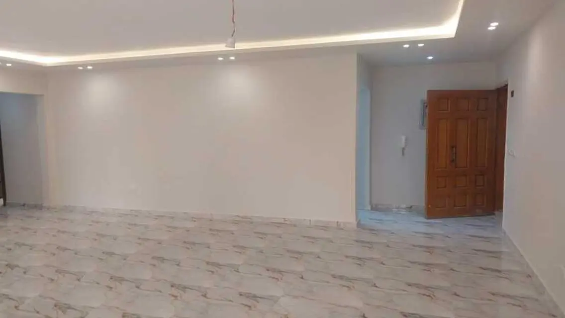 شقه لايجار فاضى اول سكن الخمائل الهضبه الشيخ زايد 