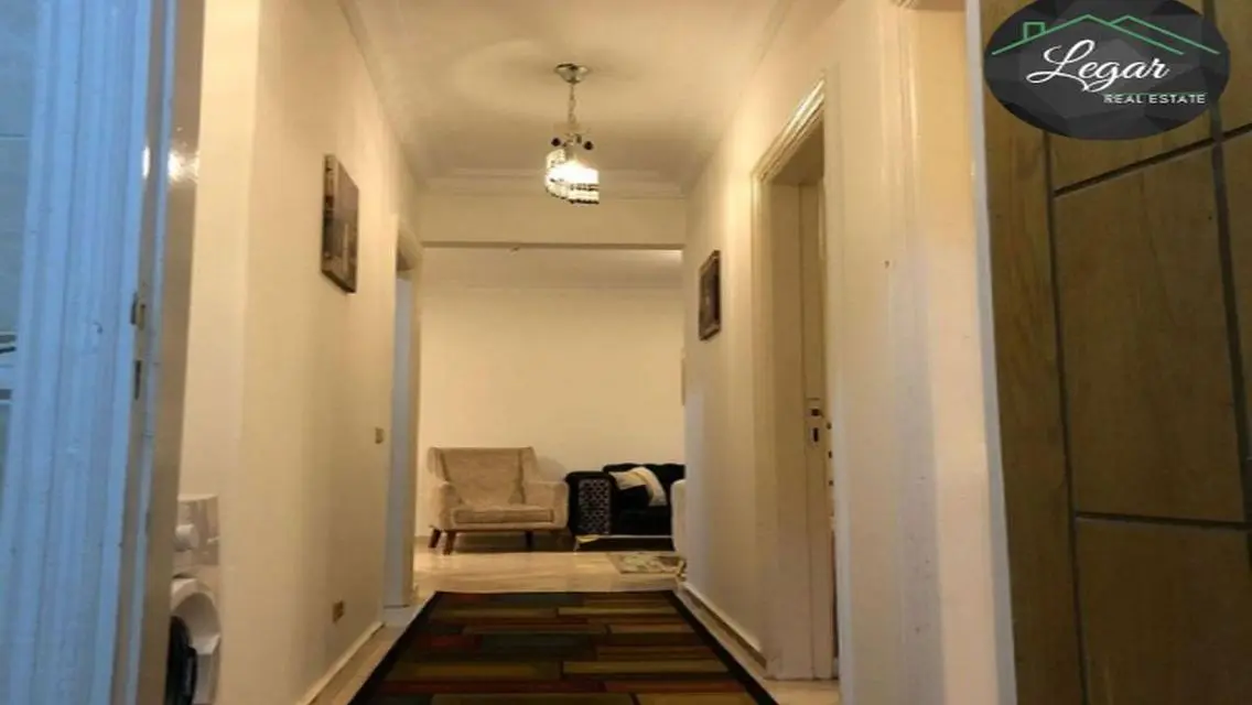 For rent, a furnished apartment with 2 bedrooms