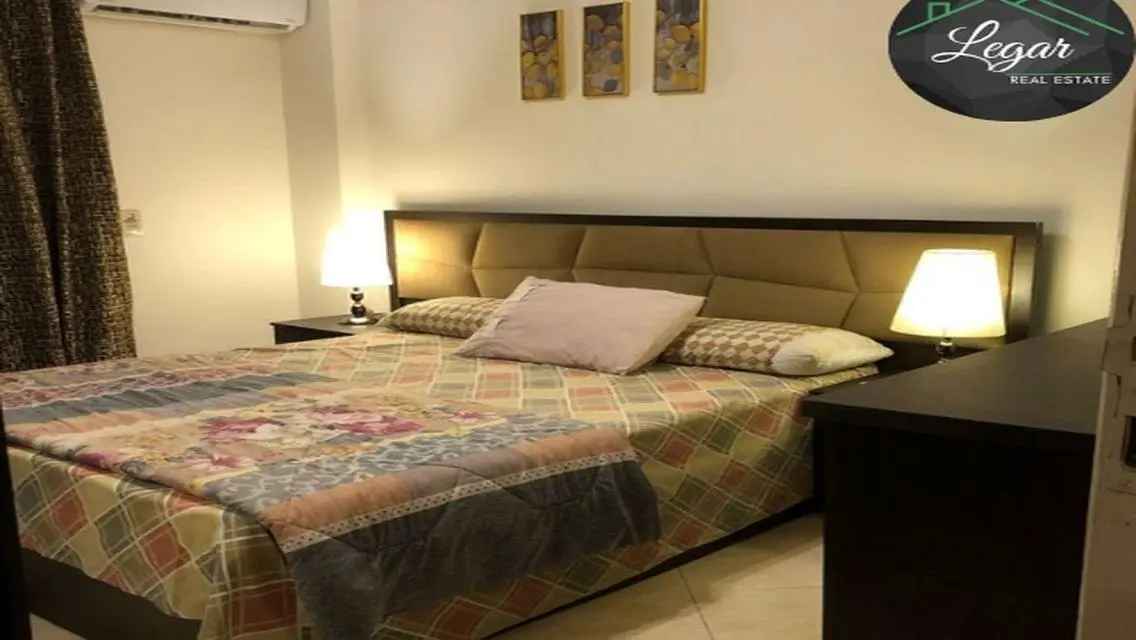 For rent, a furnished apartment with 2 bedrooms
