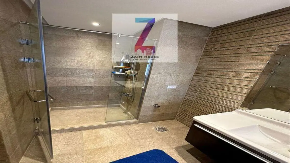 Duplex senior penthouse roof 190 meters, furnished
