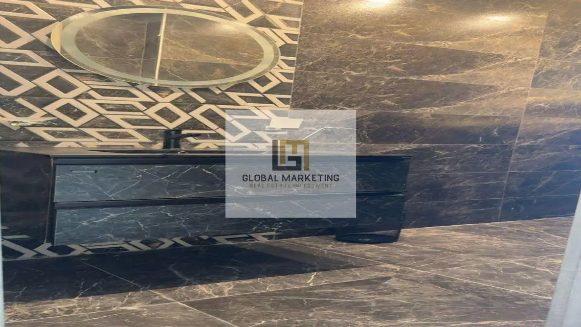 Furnished duplex with garden for rent in Hyde Park