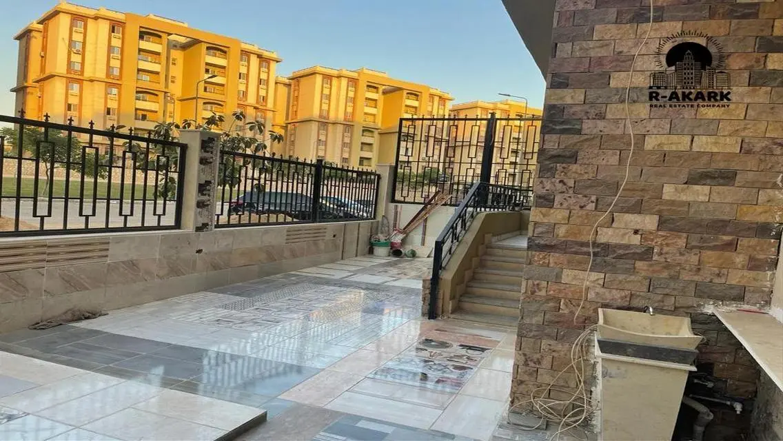 شقة للايجار في كمبوند جاردينيا مجهزة بفرش فندقي