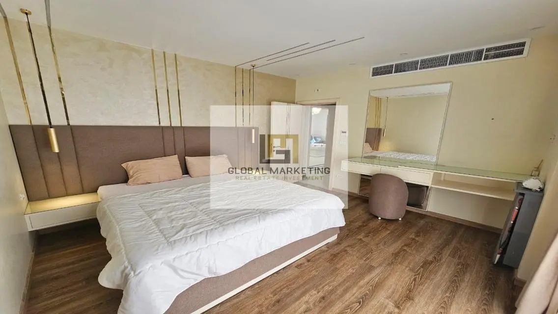 Ultra modern hotel apartment for rent in Lake View