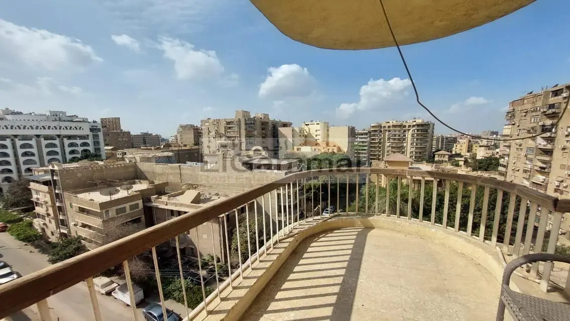 شقه رائعه للبيع فيو وموقع متميز بسعر مناسب للجادين