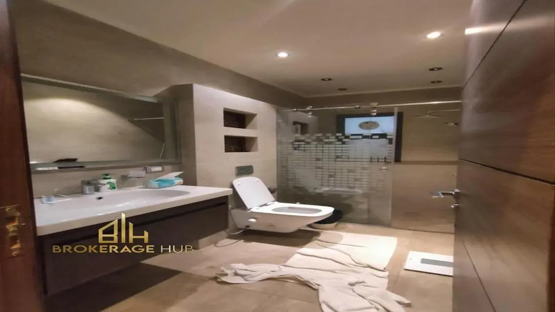 An apartment for rent in a location Eastown ,