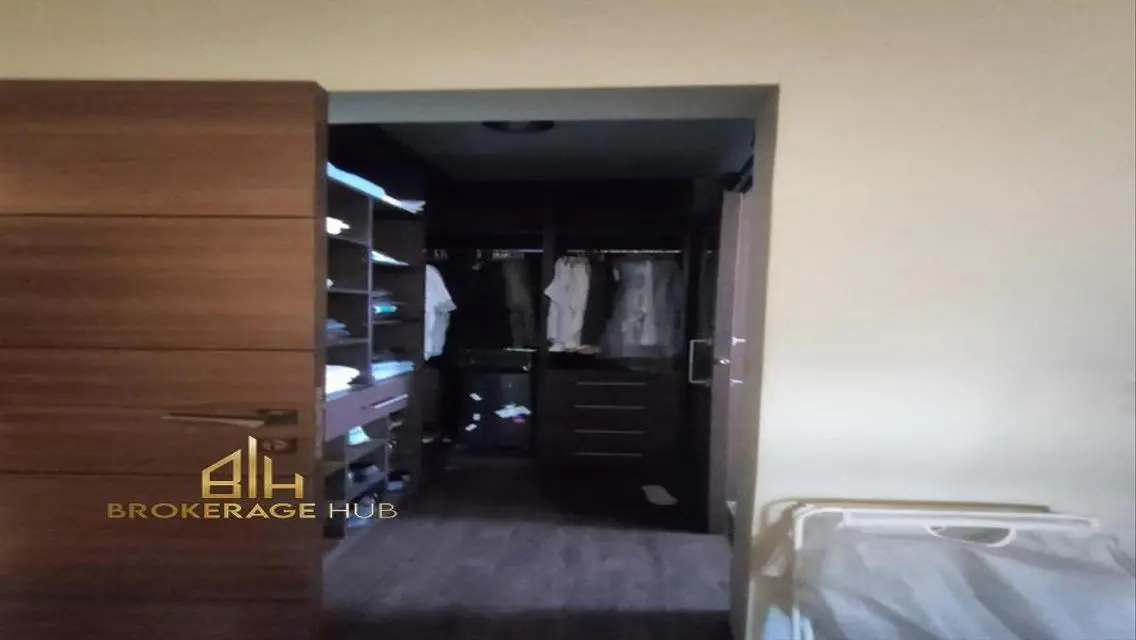 An apartment for rent in a location Eastown ,