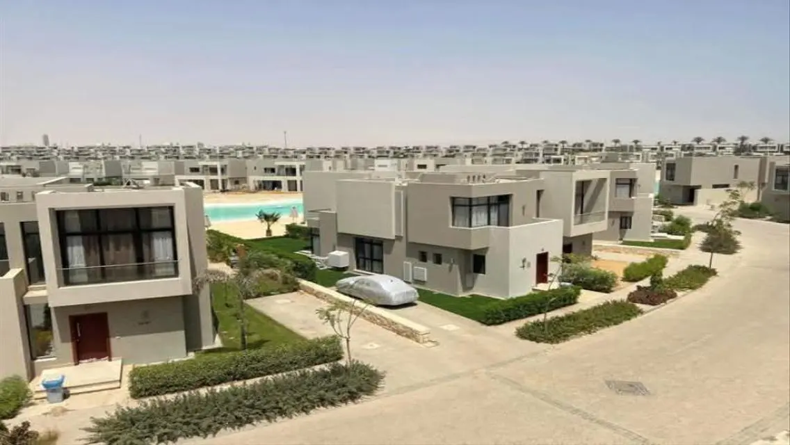 ستاندالون فيلا  للبيع في أزها تشطيب كامل