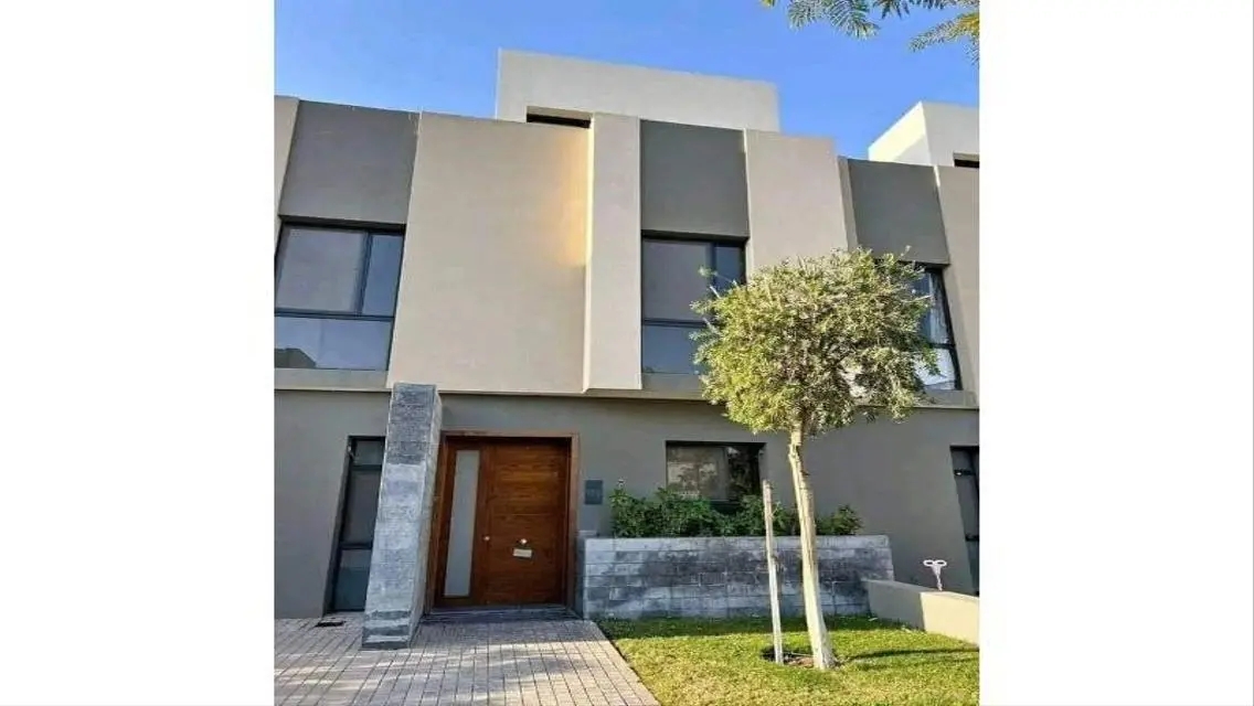 Own Townhouse 200m-Without DP in Shorouk/Al Burouj