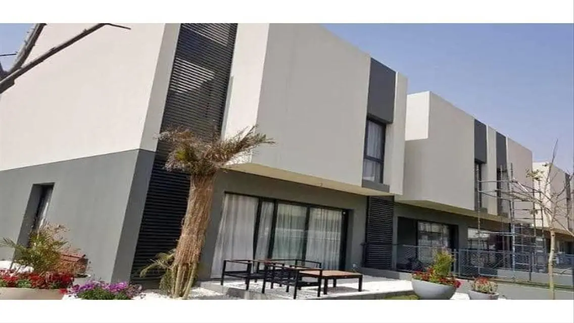 Own Townhouse 200m-Without DP in Shorouk/Al Burouj