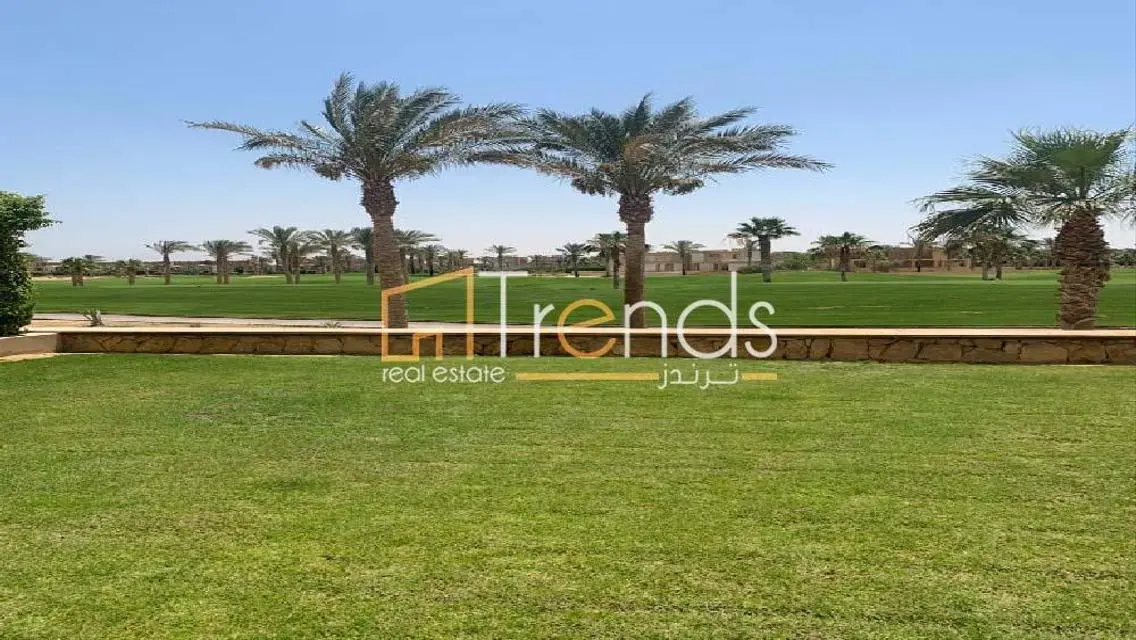 فيلا استلام فورى مفروشة تطل على اللاجون