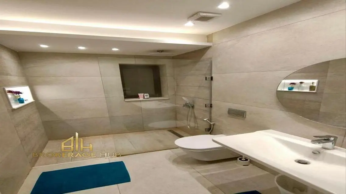 شقة للايجار لوكيشن مميز ليك فيو ريذدنس ,