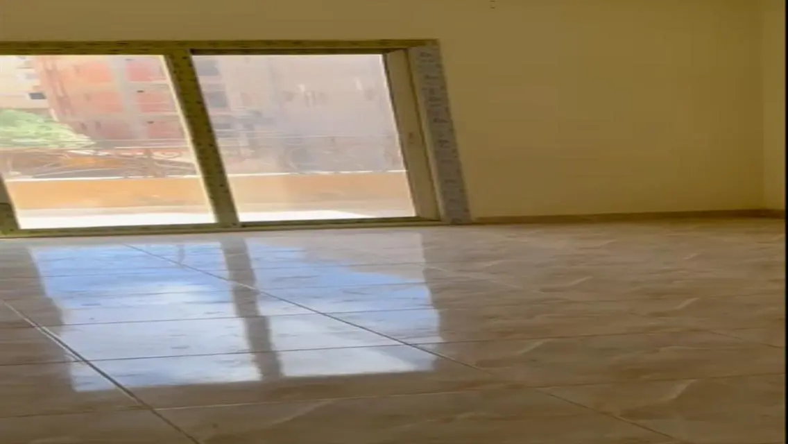 شقه للبيع في كمبوند هاي تاون بجوار طيبه ج ٦ اكتوبر