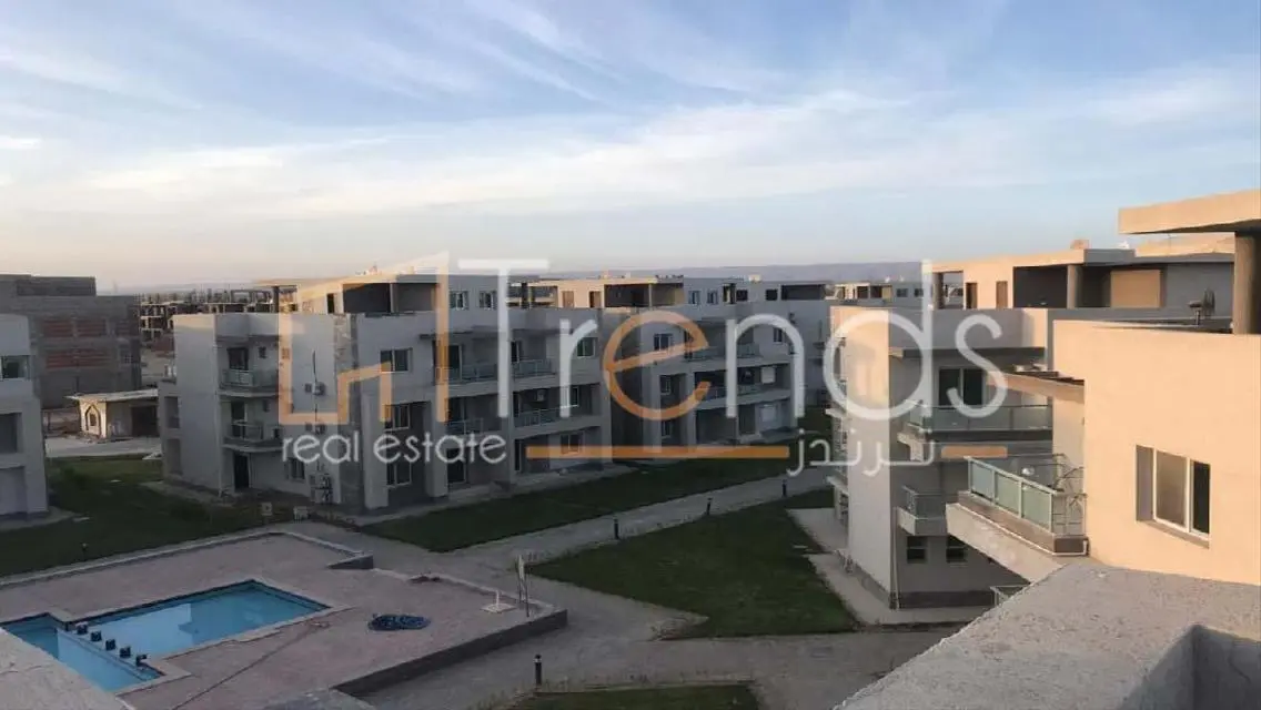 شاليه مع رووف للبيع بحرى  بالمطبخ و التكييفات