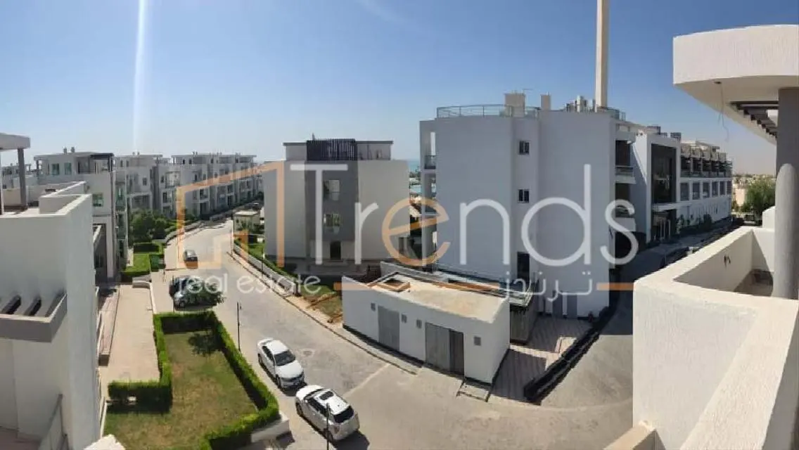 شاليه مع رووف للبيع بحرى  بالمطبخ و التكييفات