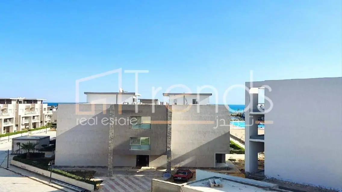 شاليه مع رووف للبيع بحرى  بالمطبخ و التكييفات