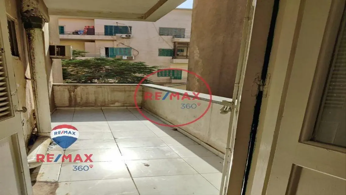 شقة للبيع فى ميدان سفير مصر الجديدة بالتكييفات