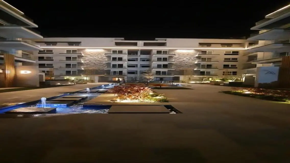 شقة للبيع بتصميم عصري وحارس أمن