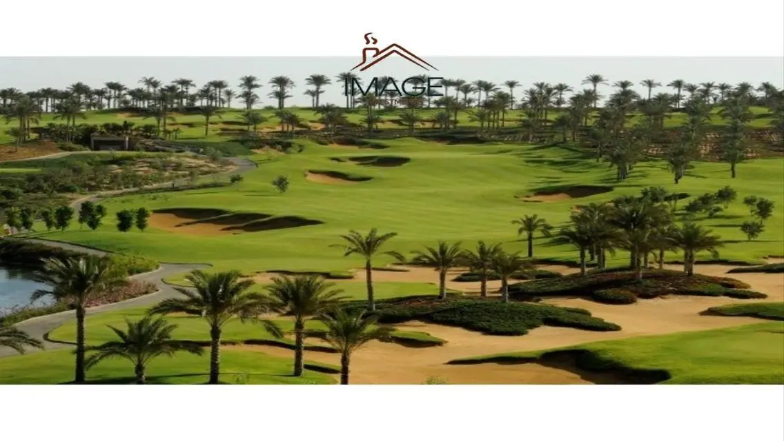 فيلا للبيع في اميز موقع - قطامية هايتس