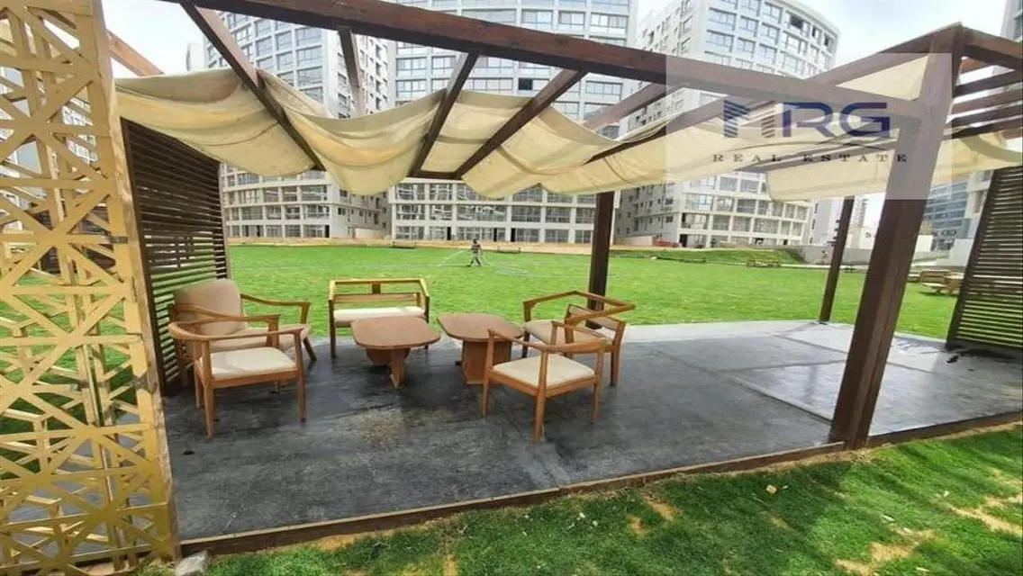 Apartment 185 sqm, 3 rooms, 3 bathrooms, living