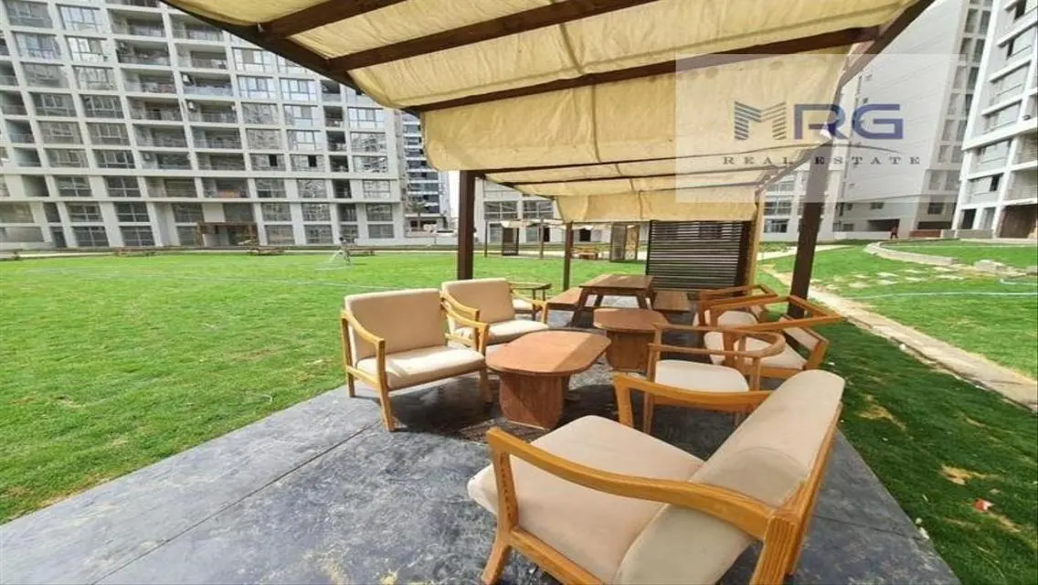 Apartment 185 sqm, 3 rooms, 3 bathrooms, living